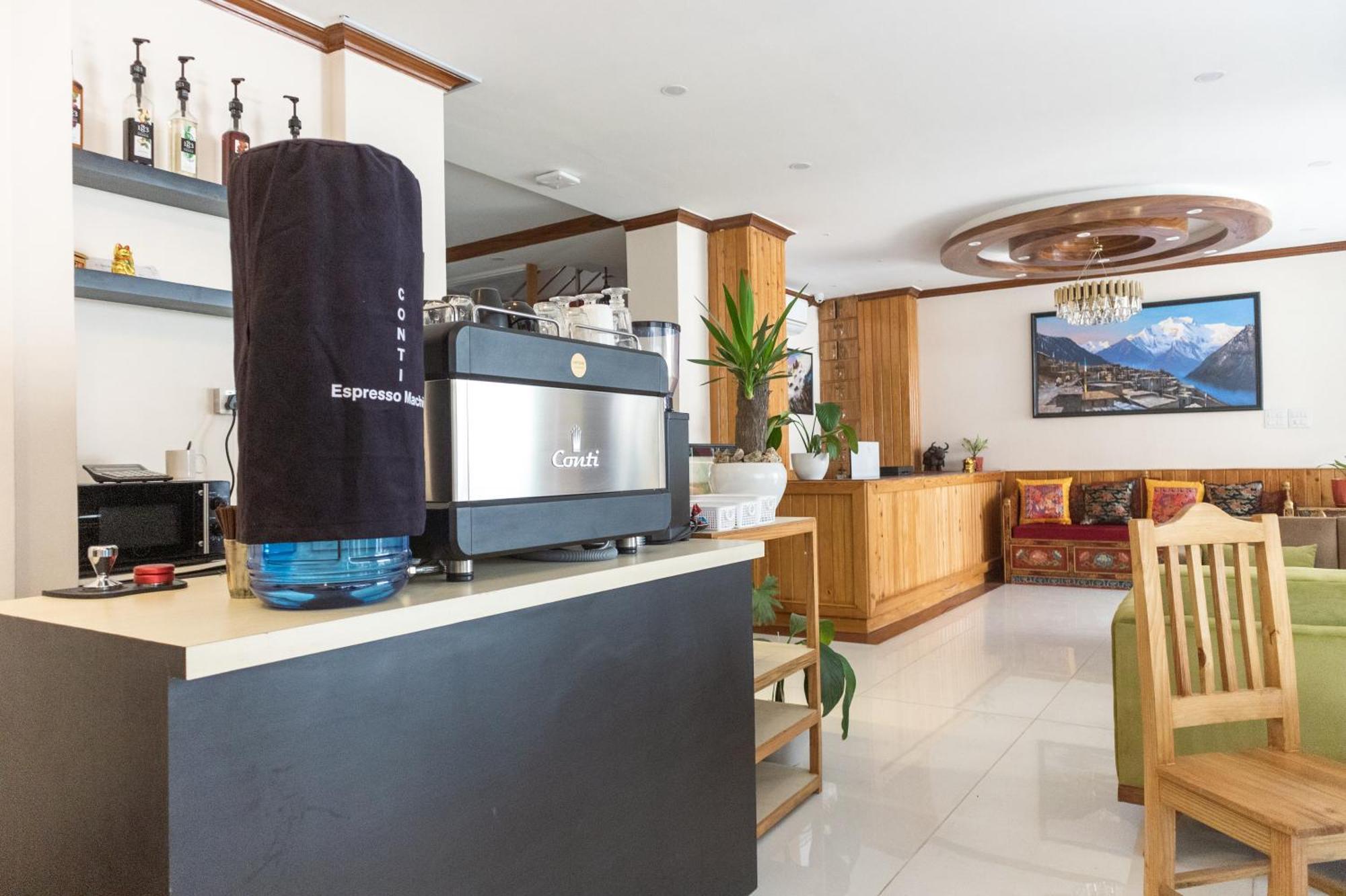 Hotel Yakroo Manang Káthmándú Exteriér fotografie